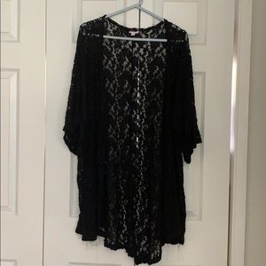 LulaRoe black lace Shirley Kimono